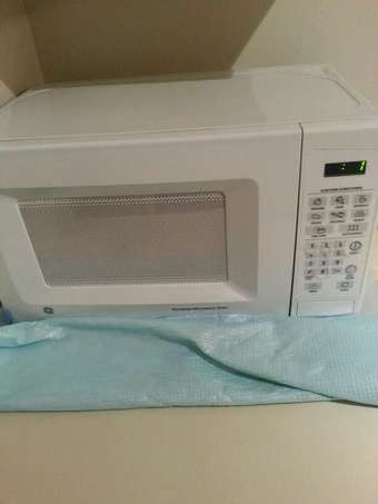 GE microwave, $25, great condition 1