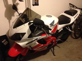 2001 Honda CBR 600 F4i Motorcycle 1