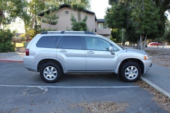 2011 Mitsubishi Endeavor AWD (Remaining Warranty) - $15,500 2