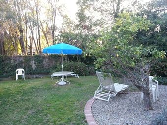 $1,300 Bedroom in a 5 BR a fun GSB house in Palo Alto 2