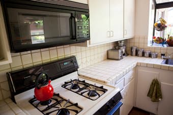 Beautiful Cottage in College Terrace available for Short-term Rental 3
