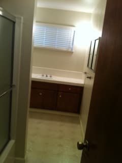 a room to lease(from jun18th)  close to stanford   menlo park 1