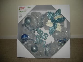 Holiday wreath for $5 1