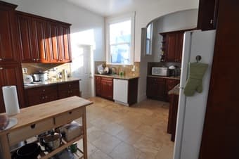 Rooms in Mission apartment 2