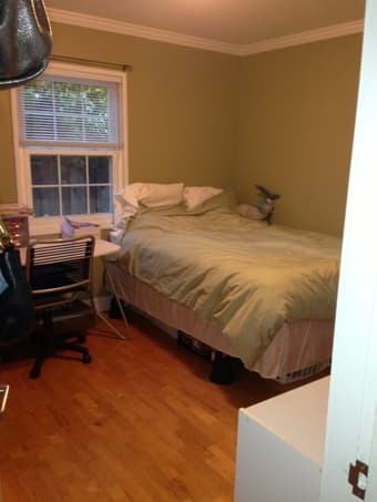 Furnished, charming 4 bedroom house near Stanford 2