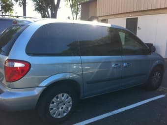 Chrysler 2006 Town&Country Low Mileage (65k) @ $7000 - pictures 3
