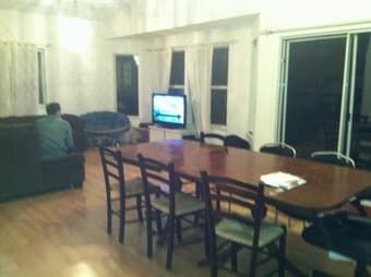 $5950 / 4br - Furnished 4-bedroom house just off Camino Real (menlo 2