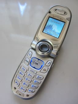 Verizon LG VX4650 cell phone - $35 (CASH ONLY) 1