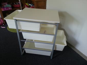 *FS: LEATHER CHAIR, TABLE, STROLLER, SHELVES, BICYCLE LOCK, HAIRDRYER 1