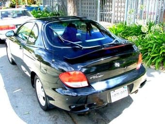 Hyundai Tiburon (2001) 2