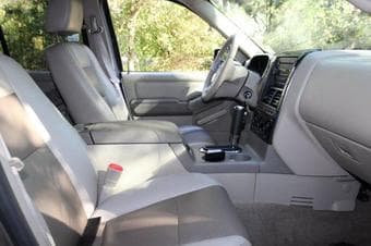 urgent Ford Explorer at 8,300$ instead of 10,000 $ kbb price 3