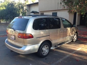 TOYOTA SIENNA LE/LX, YEAR 2000 167,800 miles $3,999 1