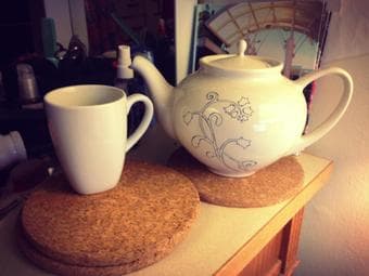 Tea pot and set for sale! with coasters - $15 1