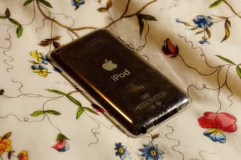 $115 - iPod Touch 4, 32GB. 2