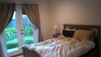 2 BR available in 3BR Atherton house 2
