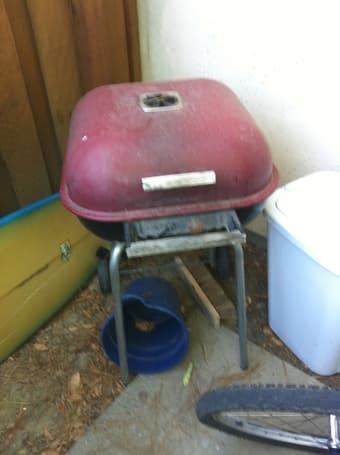 charcoal BBQ Grill $10 1