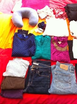 MOVING SALE: TONS OF CHEAP CLOTHES $5! 1