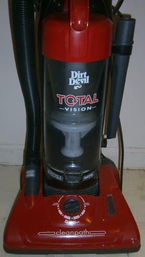 $40 Vacuum Cleaner- Dirt Devil Total Vision Cyclonic Upright, UD70220 1