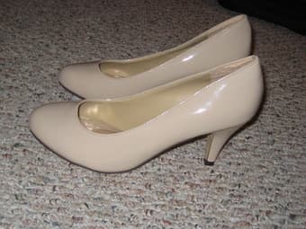 Nude heels, size 8 1/2 2