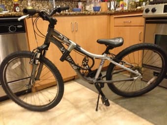 Specialized HotRock 24" - 7 Speed Boys Bike $240 1