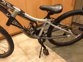 Specialized HotRock 24" - 7 Speed Boys Bike $240 2