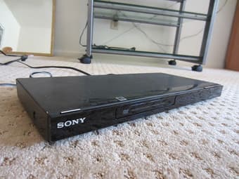 Sony HDMI DVP-NS710H CD/DVD player - $30 1