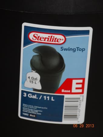 Sterilite Swing Top Waistbasket 2