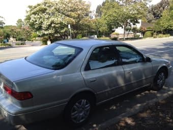 2000 Toyota Camery LE $4200 2