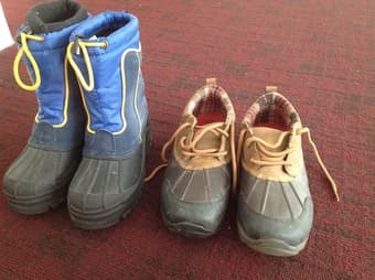 Women shoes and kids shoes very cheap price 1