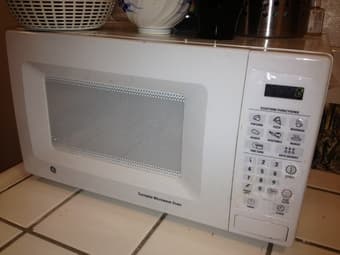 GE Microwave , excellent condition,  $30 1