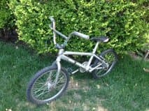 bike for sale($80)THE brand name is schwinn 1