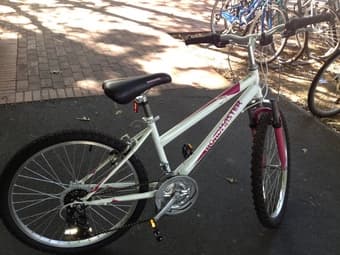 Moving sale: 7 month almost new women's bike (2'4) $70 2
