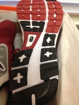NEW Nike Women's Zoom Vomero 8 SIZE 10.5 3