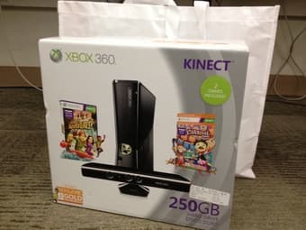 XBOX 360 + Kinect  250G Brand NEW! $350 1