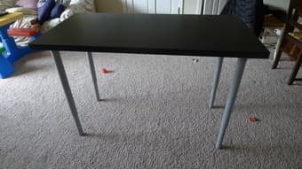 Nice desk and chair - $30 (menlo park) 1