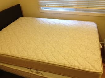 Queen size Sealy Mattress Only 99$ 1
