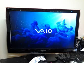 HP desktop computer + Samsung SyncMaster HD Screen 1