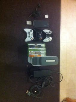 Xbox360 Arcade,hard drive,3 controllers,cable,games 1