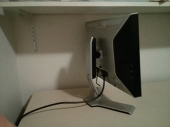 Dell Ultra Sharp 2007FPb LCD Monitor 20.1" $100 3