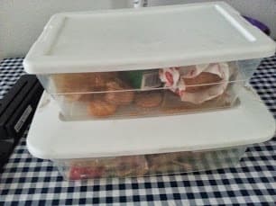 Knives,spoon holder,sterlite box,nonstick cookie sheet 3