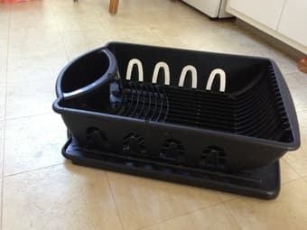 Dish Drainer - big size - can keep loads of dishes - only $ 5 !! 1