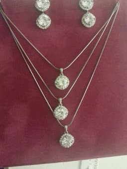 white stone necklace 1
