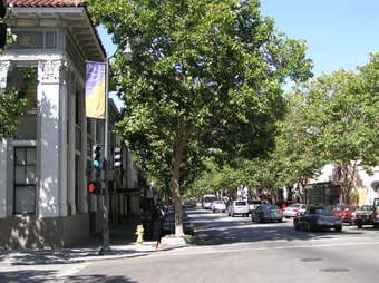 Looking to share house/apartment with other Stanford people 1