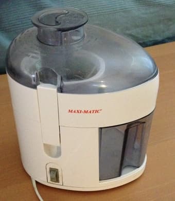 sale - bread toaster and juice extractor 1