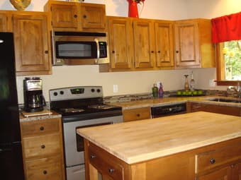 *** COME LIVE IN THE REDWOODS NEAR THE OCEAN! *** 3