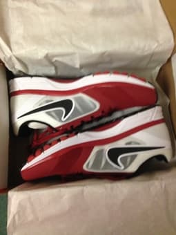NEW Nike Women's Zoom Vomero 8 SIZE 10.5 $80 OBO 1