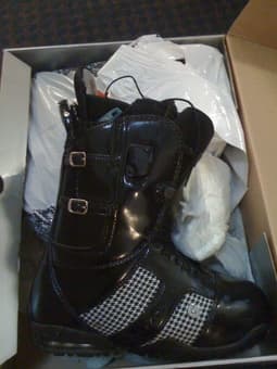 Ski boots and boarding boots 1