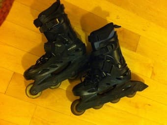 $20 Roller blades: Size 8 or 9 (women's) or Size 6 or 7 (men's) 1