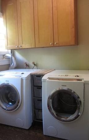 Need roommates for 3br/1ba house near Stanford 3