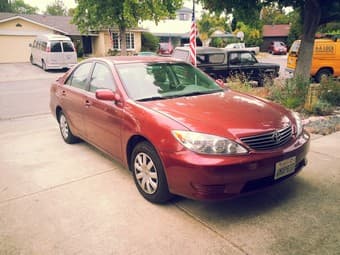 2006 Toyota Camry; 4-door LE sedan; 73k miles; $10.5k; MUST SELL QUICK 1